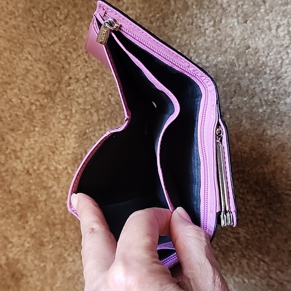 Prada Milano Wallet Patent Leather - Picture 10 of 16